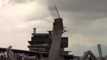 Centro comercial en construcción se derrumba en Monterrey