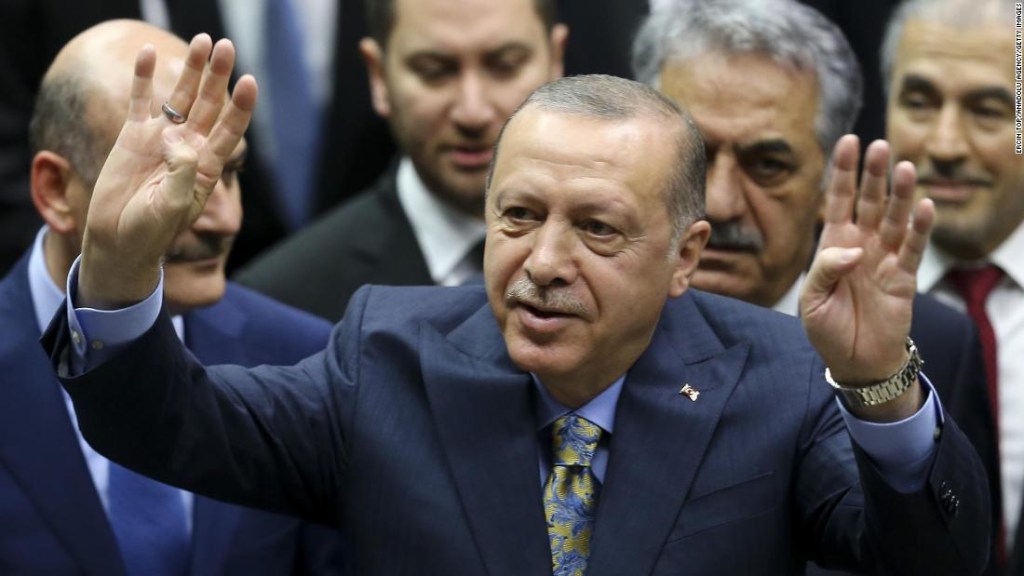 Erdogan en el parlamento de Turquía este 24 de octubre. (Crédito: Ercin Top/Anadolu Agency/Getty Images)