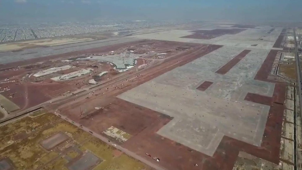 México: polémica consulta para definir la construcción de nuevo aeropuerto