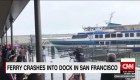 El momento en que un ferry choca contra un muelle