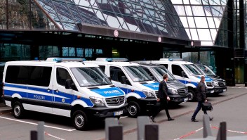 Policía efectúa redada a oficinas del Deutsche Bank