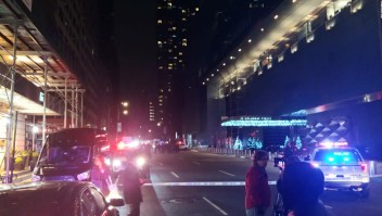 Evacuan CNN en Nueva York por amenaza de bomba