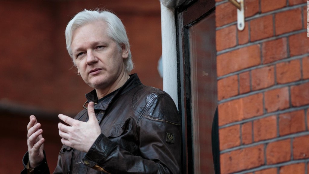 Juan Sebastián Roldán: "Si hay un incumplimiento en el protocolo, Assange tendrá que retirarse de la embajada"