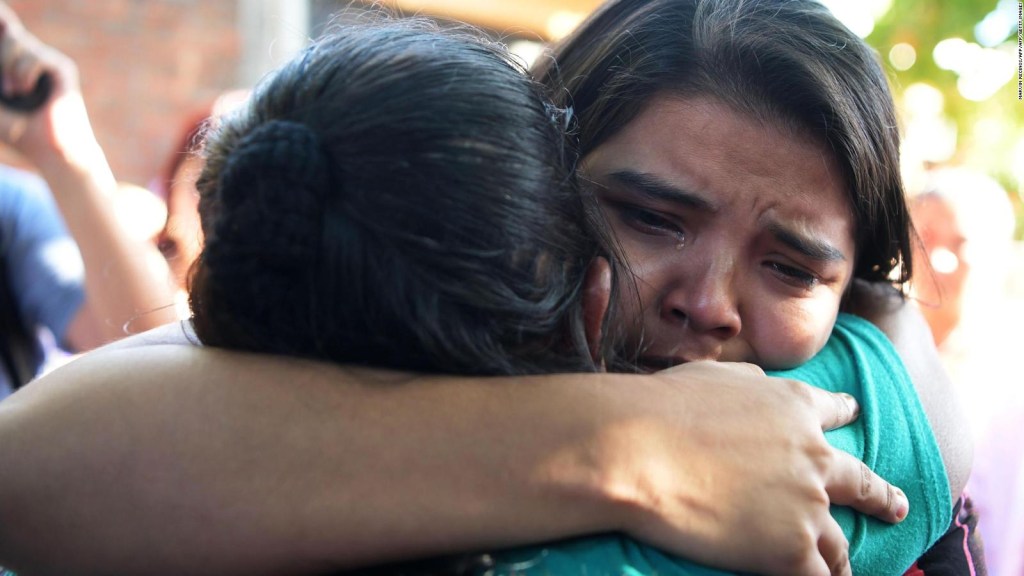 Mujeres en El Salvador celebran la libertada de Imelda Cortez
