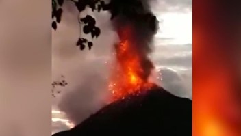 Tsunami en Indonesia: el volcán Krakatoa sigue en actividad