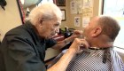 El barbero más longevo del mundo entra a los Guinness World Records