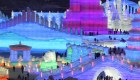 Esculturas gigantes de hielo son la atracción de un festival en China