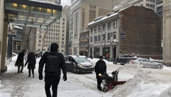 La nieve genera caos en autopista de Canadá