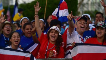 Peregrinos de todo el mundo se congregan en el centro histórico de la ciudad de Panamá esperando la llegada del papa Francisco para la Jornada Mundial de la Juventud. Crédito: JOHAN ORDONEZ / AFP / Getty Images