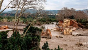 Derrumbe de puente de más de 100 años en Grecia