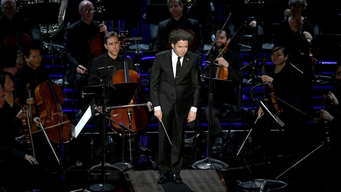 HOLLYWOOD, CALIFORNIA - FEBRUARY 24: (EDITORS NOTE: Retransmission with alternate crop.) Gustavo Dudamel (C) and the Los Angeles Philharmonic perform onstage during the 91st Annual Academy Awards at Dolby Theatre on February 24, 2019 in Hollywood, California. (Photo by Kevin Winter/Getty Images)