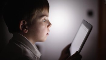 Niño bloquea un iPad por 48 años