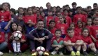 Fundación Barcelona les brinda fútbol a niños refugiados