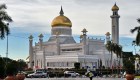 Brunei introduce ley de lapidación por sexo gay*