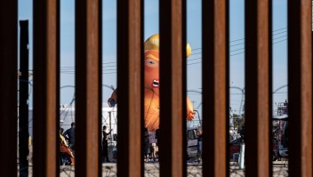 El globo "Baby Trump" voló en la frontera