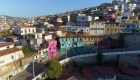 Visitamos Valparaíso con incontables subidas y bajadas. Descúbrela.