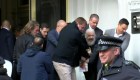La policía británica arresta a Julian Assange