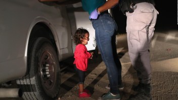"Niña llorando en la frontera" es la Mejor Fotografía del Año