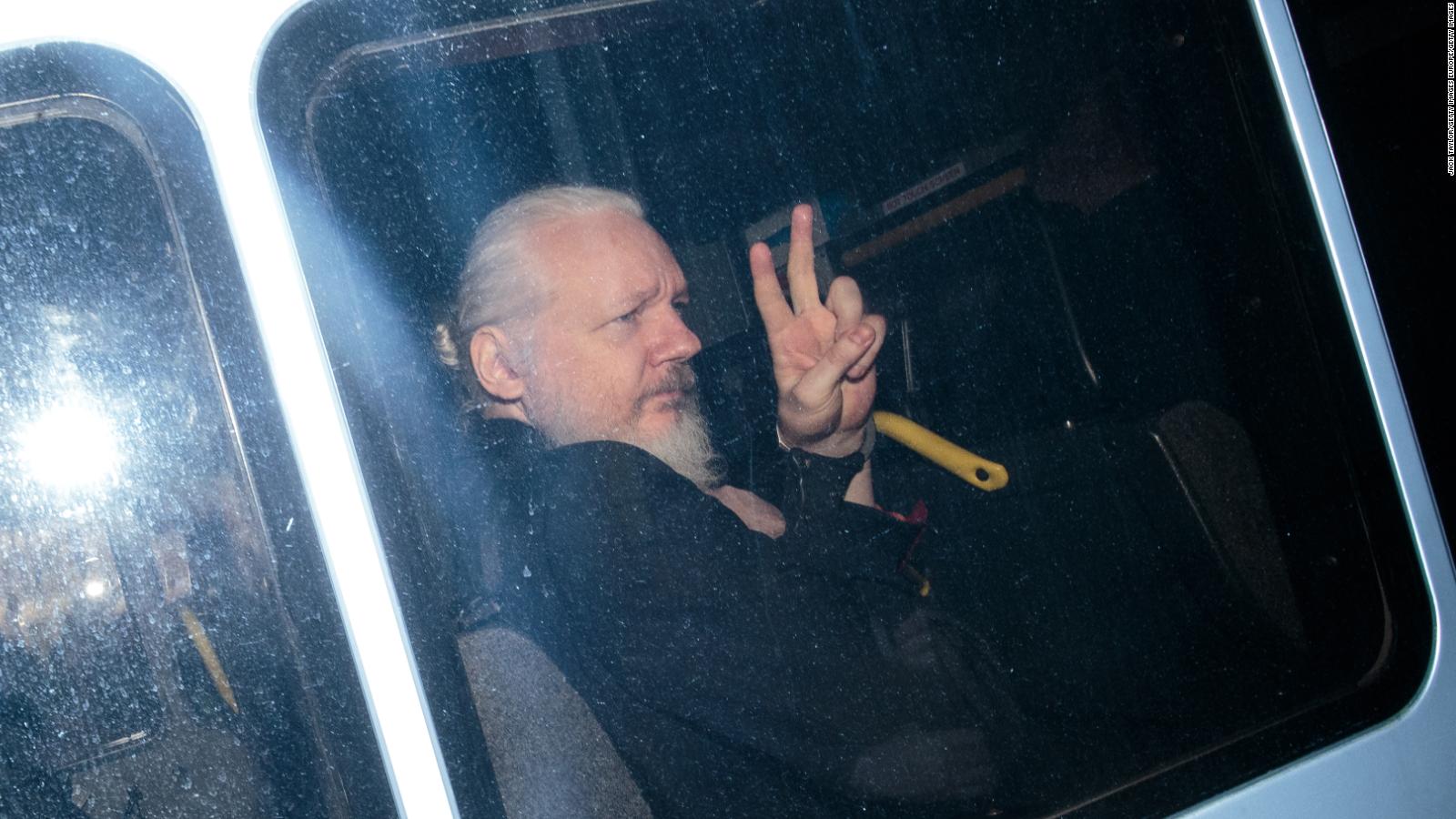 ¿Existen irregularidades en el asilo de Assange?