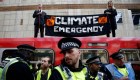 Cientos de arrestos en protestas por cambio climático en Londres