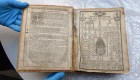 Recuperan Biblia de 400 años que fue robada