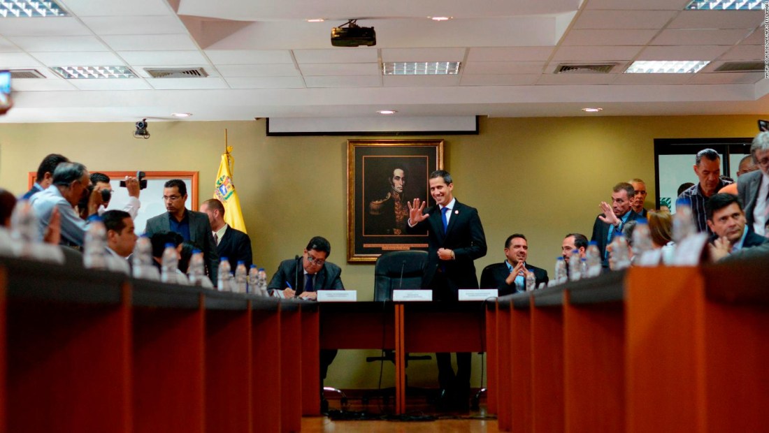 La Asamblea Nacional de Venezuela analiza nuevas opciones políticas para el país