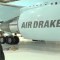 Drake presume su nuevo y costoso avión privado
