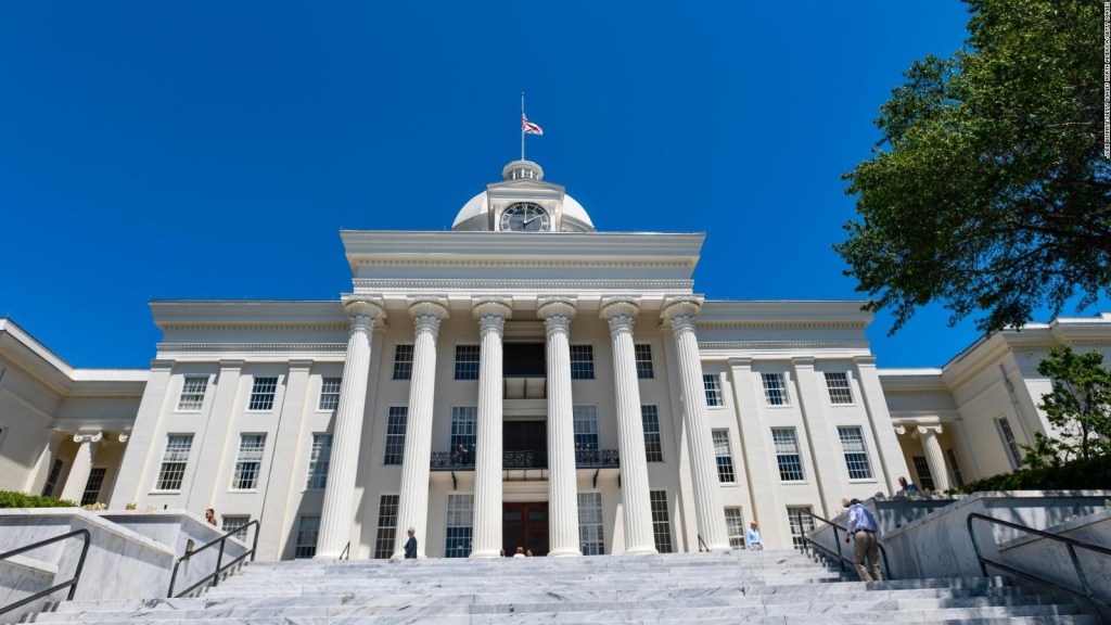 Alabama aprueba ley que penaliza el aborto
