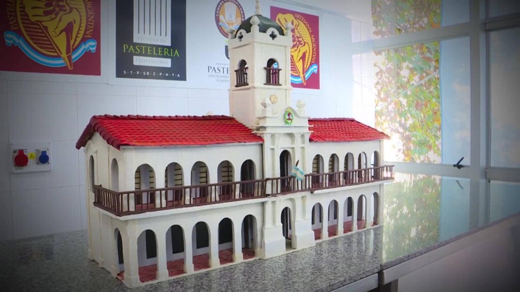 Crean réplica de histórico edificio argentino en chocolate