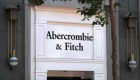 Acción de Abercrombie & Fitch se desploma 26,5%