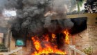 Incendian fachada de embajada de EE.UU en Honduras