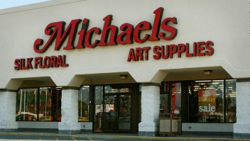 Michaels Companies: Acción cae más de 12%