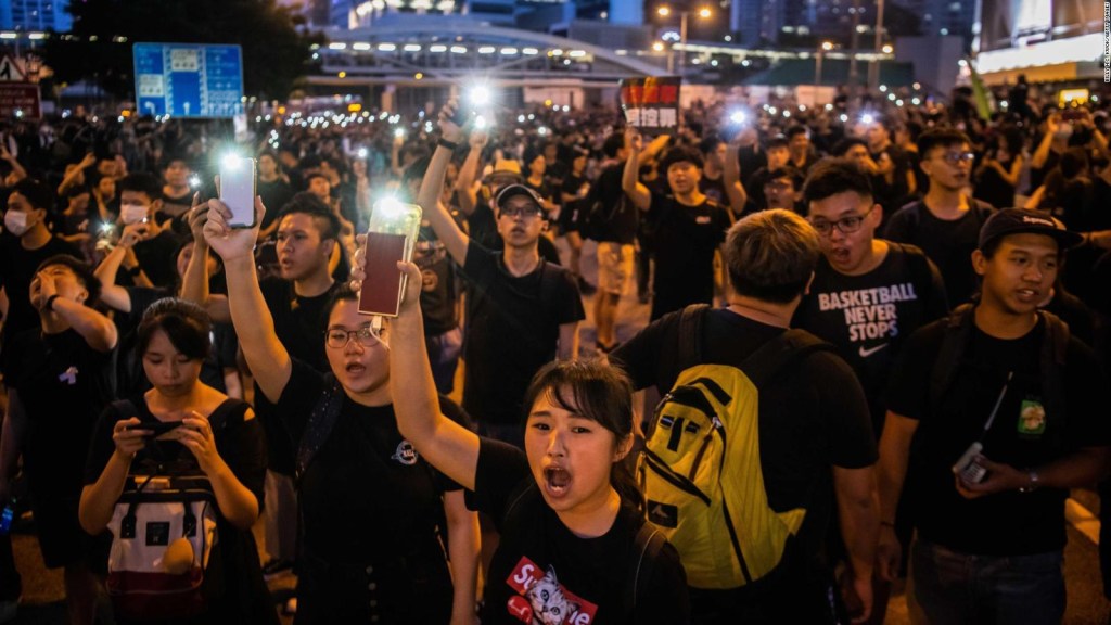 Hong Kong regresa a las calles
