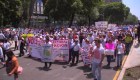 Mexicanos protestan en contra de AMLO