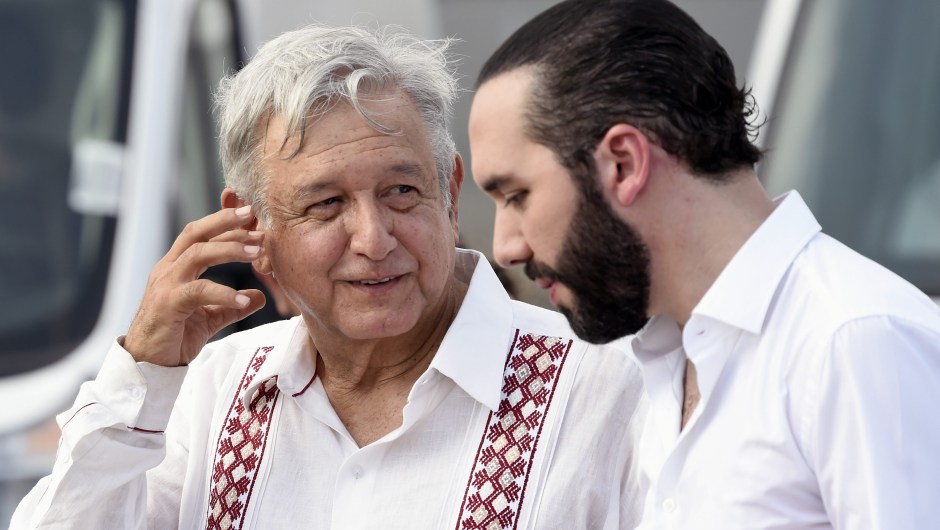 El presidente mexicano Andrés Manuel López Obrador (izq.) y su homólogo salvadoreño Nayib Bukele en Tapachula, estado de Chiapas, México, el 20 de junio de 2019. Crédito: ALFREDO ESTRELLA / AFP / Getty Images.
