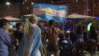 Argentinos en Brasil dicen estar contentos tras eliminación