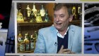 Él es Don Whisky, un argentino con más de 3.000 botellas