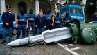 Policía italiana incauta un arsenal de guerra y parafernalia nazi
