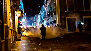 Destrozos en San Juan durante protestas masivas