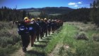 Una cuadrilla de bomberos llama la atención en Alaska