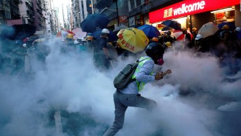 Ladrillos y balas de goma en las protestas de Hong Kong