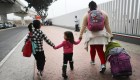 EE.UU.: Aprueban medidas para detención indefinida de familias inmigrantes indocumentadas