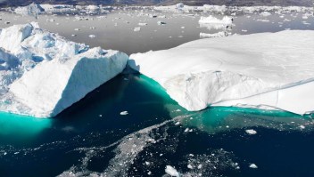Aguas cálidas derriten los glaciares en el ártico