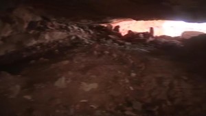 Hallan huesos humanos de miles de años en una cueva de Yemen