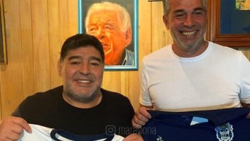 Maradona regresa a Argentina como director técnico