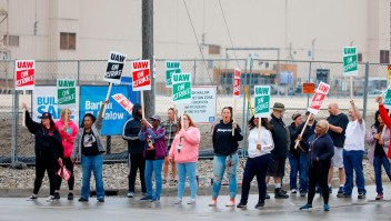 Cerca de 50,000 trabajadores de General Motors estón en huelga