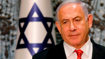 Netanyahu enfrenta a la justicia en su primera audiencia