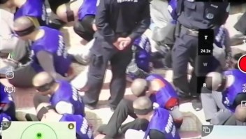 Perturbador video muestra a hombres atados y vendados