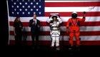Así se ven los nuevos trajes espaciales de la NASA