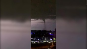 Tornado causa destrucción en Dallas, Texas